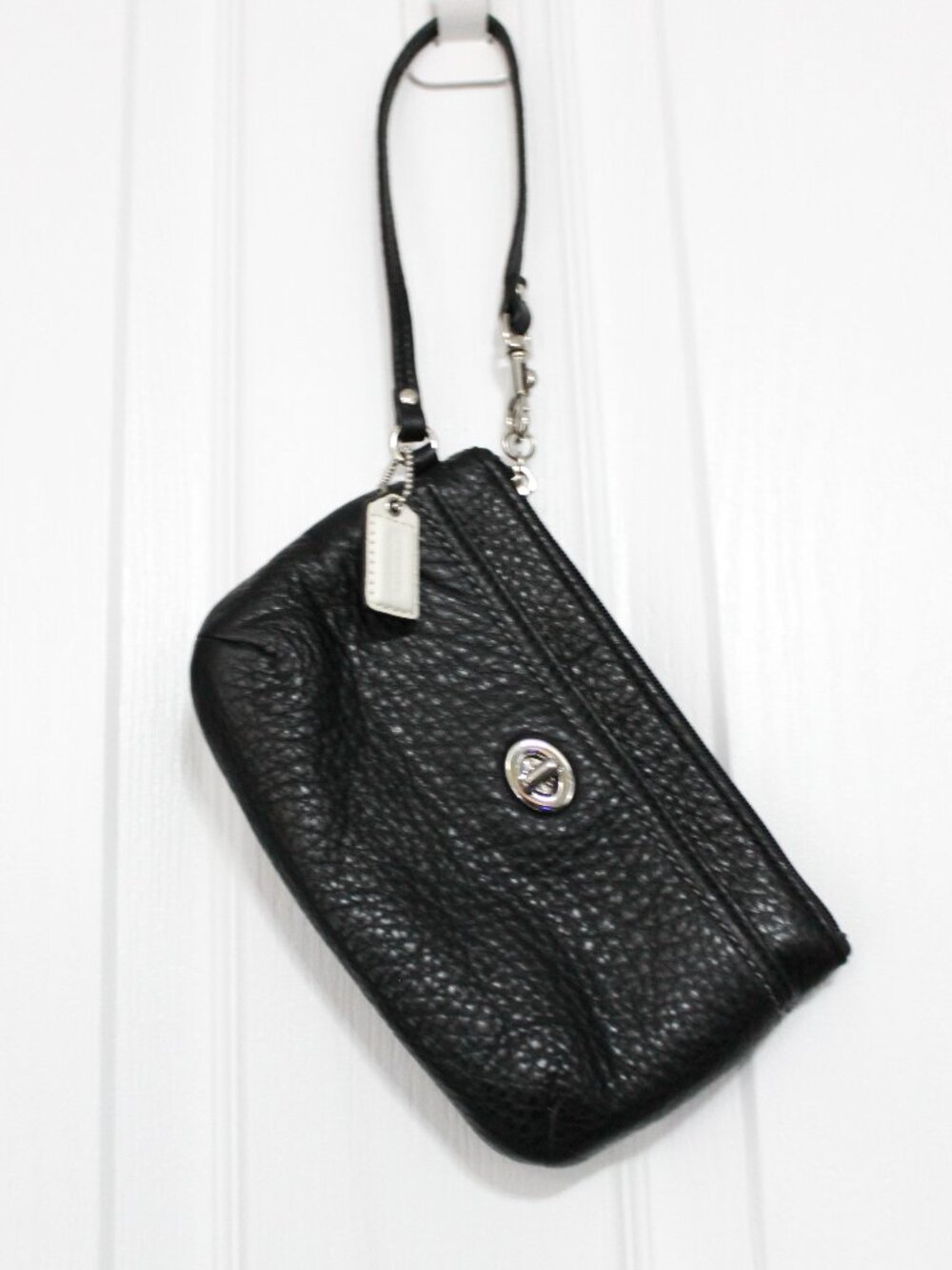 Coach Park Black Pebble Leather Turnlock Wristlet - Vintage Style F49472